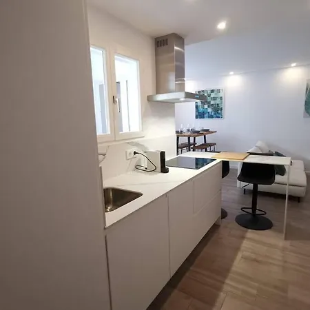Dream - Renovated - Moraria Center Apartment *
