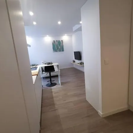 Apartment Dream - Renovated - Moraria Center