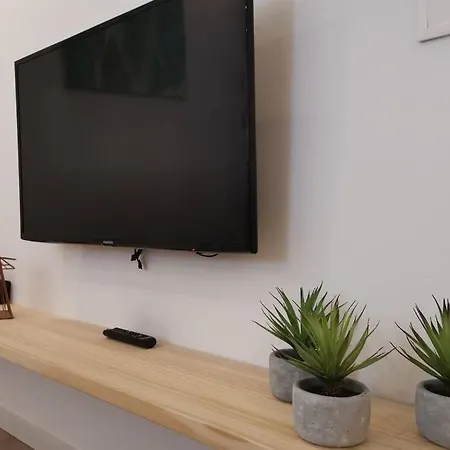 Dream - Renovated - Moraria Center Apartment